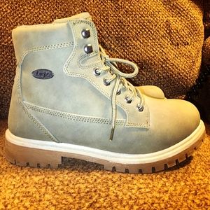 NEW! Women's Lugz hiking boots, size 9, NEW without box, excellent cond.…